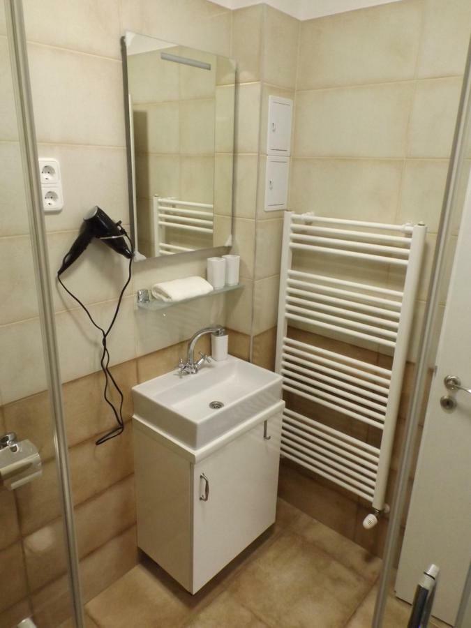 Vitalis Apartman Эгер Экстерьер фото